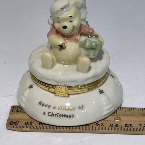 Lenox Disney A Pooh Sort Of Christmas Trinket Box Figurine with Charm  NWOB - Picture 11 of 11